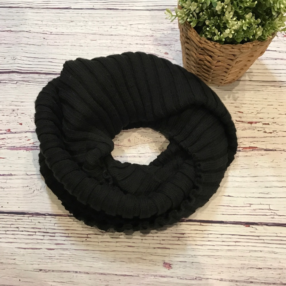 Knitted infinity scarf